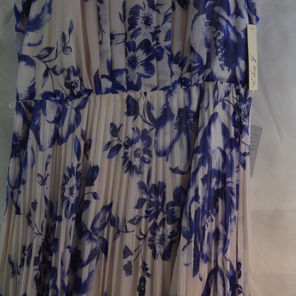 Nordstrom Long Floral Chiffon like flowing Roman Style dress. NWT SZ 14 - Picture 7 of 14